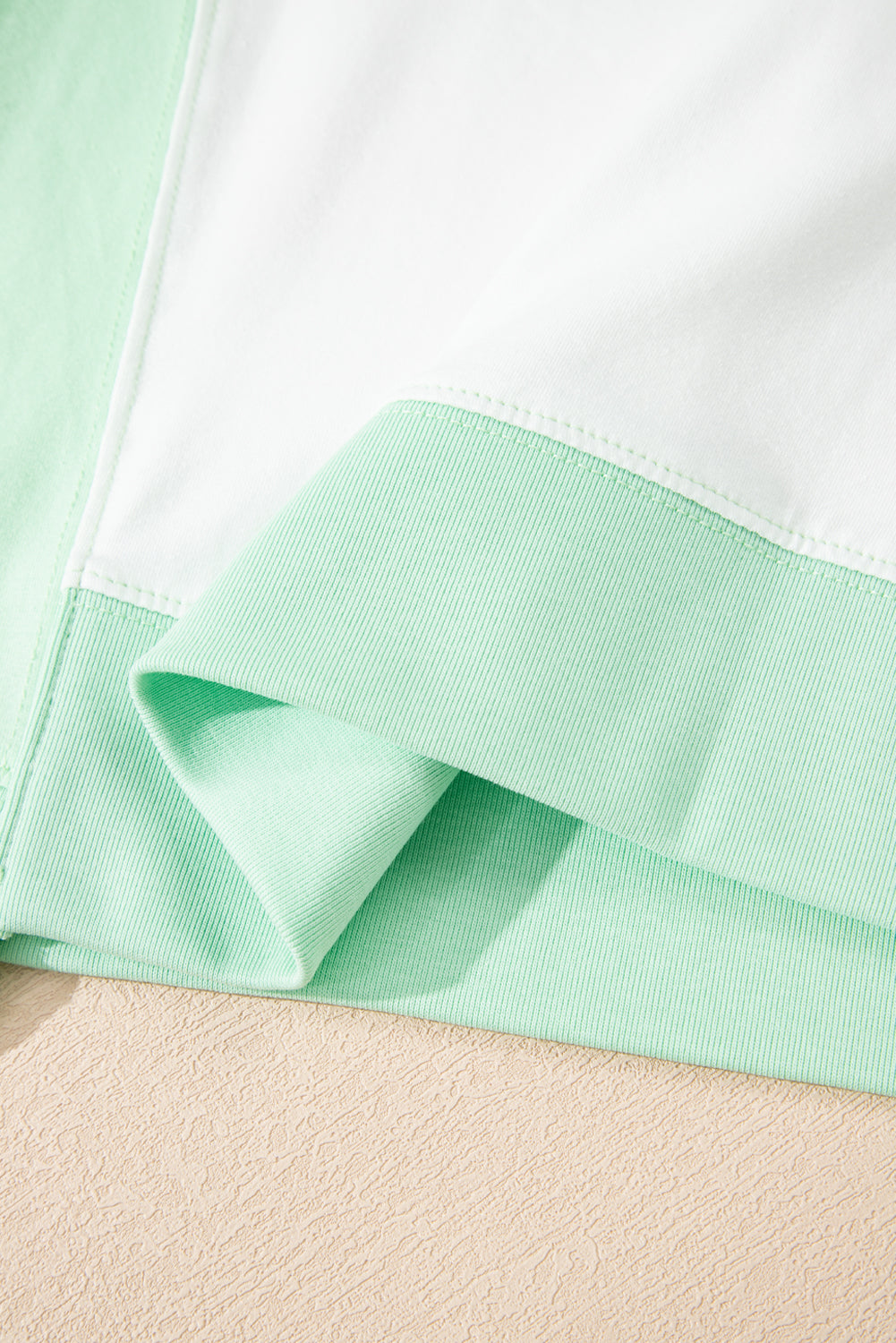 Light Green Colorblock Exposed Seam Patchwork Crew Neck T Shirt